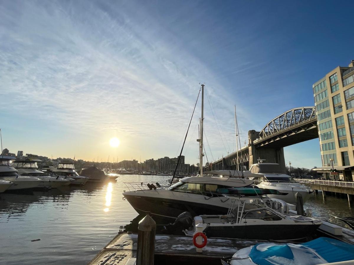 Downtown 1Br Condo At Granville Strip Near English Bay Ванкувер Екстер'єр фото